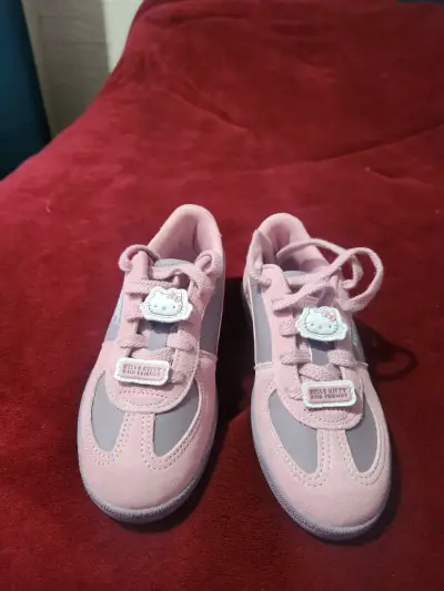 Zapatillas rosadas Hello Kitty - miniatura 1