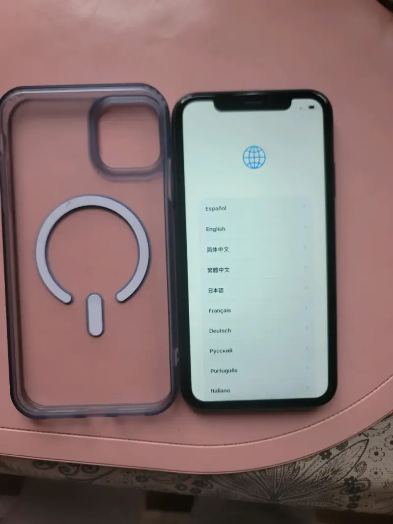 Iphone 11 con carcasa - 3