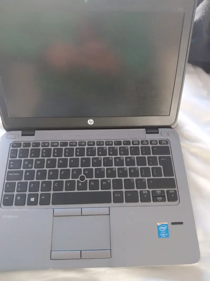 Notebook HP en buen estado - 3