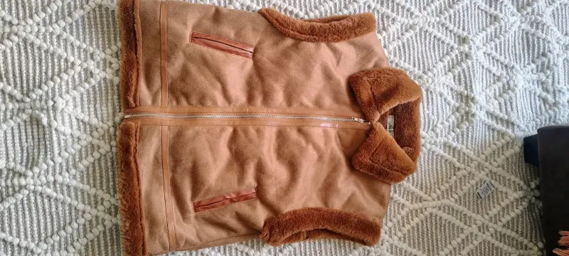 Chaleco beige con forro polar - 1
