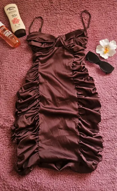 Vestido marrón con fruncidos - miniatura 1