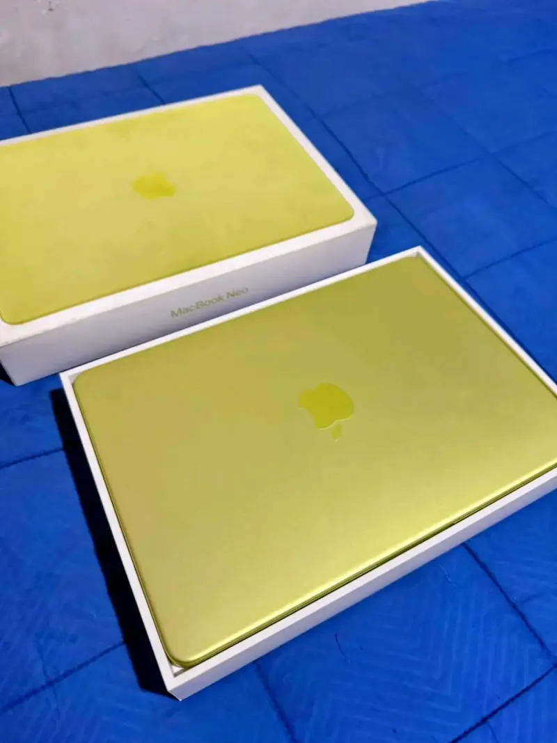 MacBook Neo 13" 256GB / 8GB RAM - Color Citrus - 2