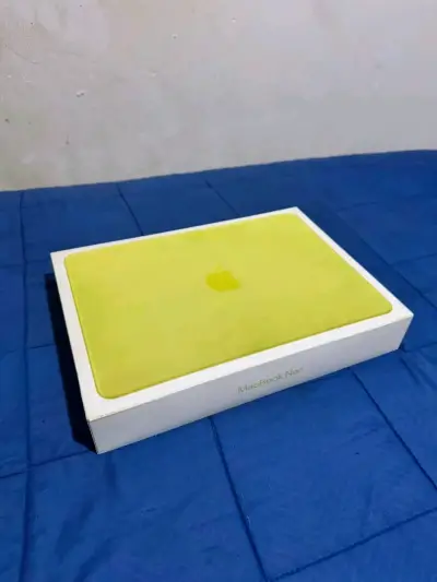 MacBook Neo 13" 256GB / 8GB RAM - Color Citrus - miniatura 3