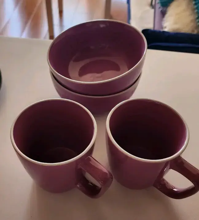 Set de tazas y bowls morados - 1