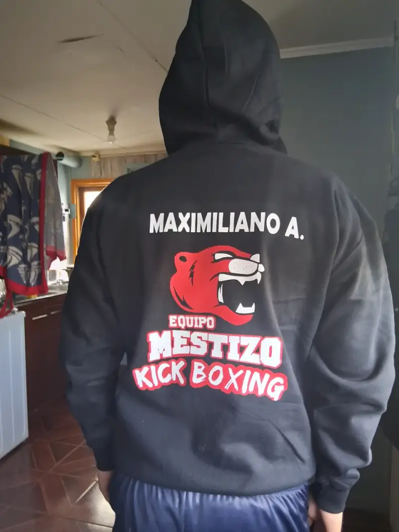 Polerón negro personalizado - 1
