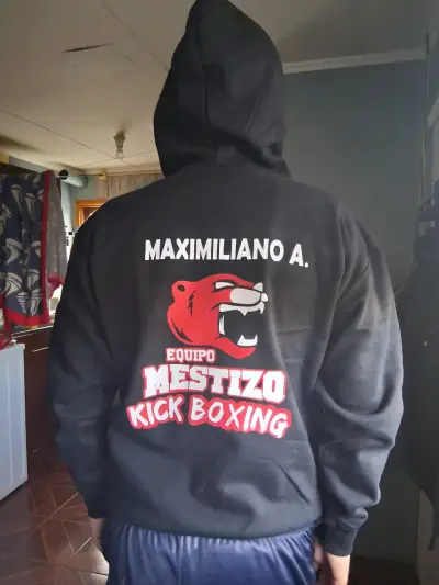 Polerón negro personalizado - miniatura 4