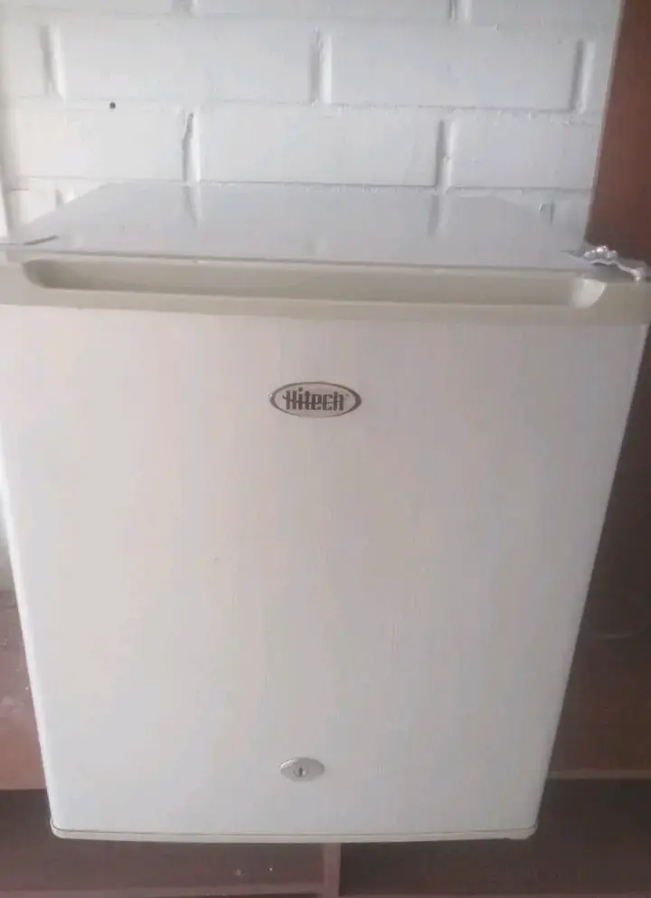 Refrigerador compacto Hitech blanco - 1