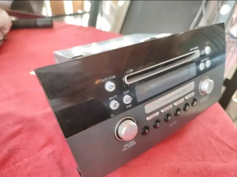 Radio Suzuki Swift original 2005-2010 - 1