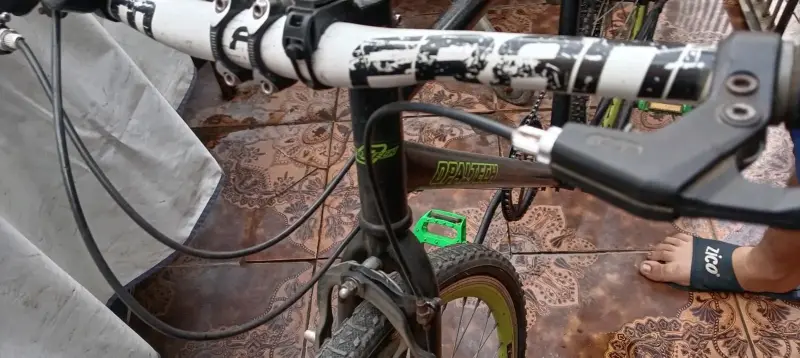 Bicicleta mountain bike negra - 4