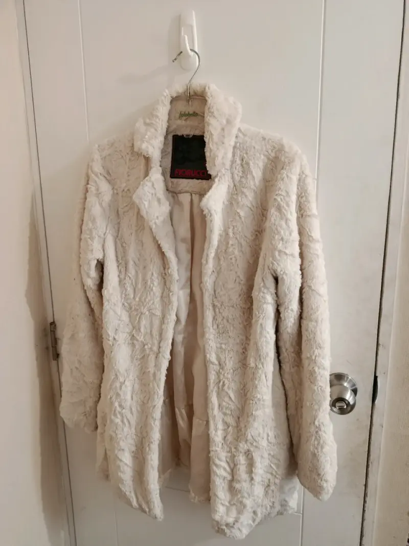 Abrigo de felpa blanco