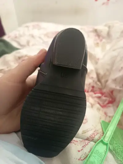 Botines negros con hebillas - miniatura 2