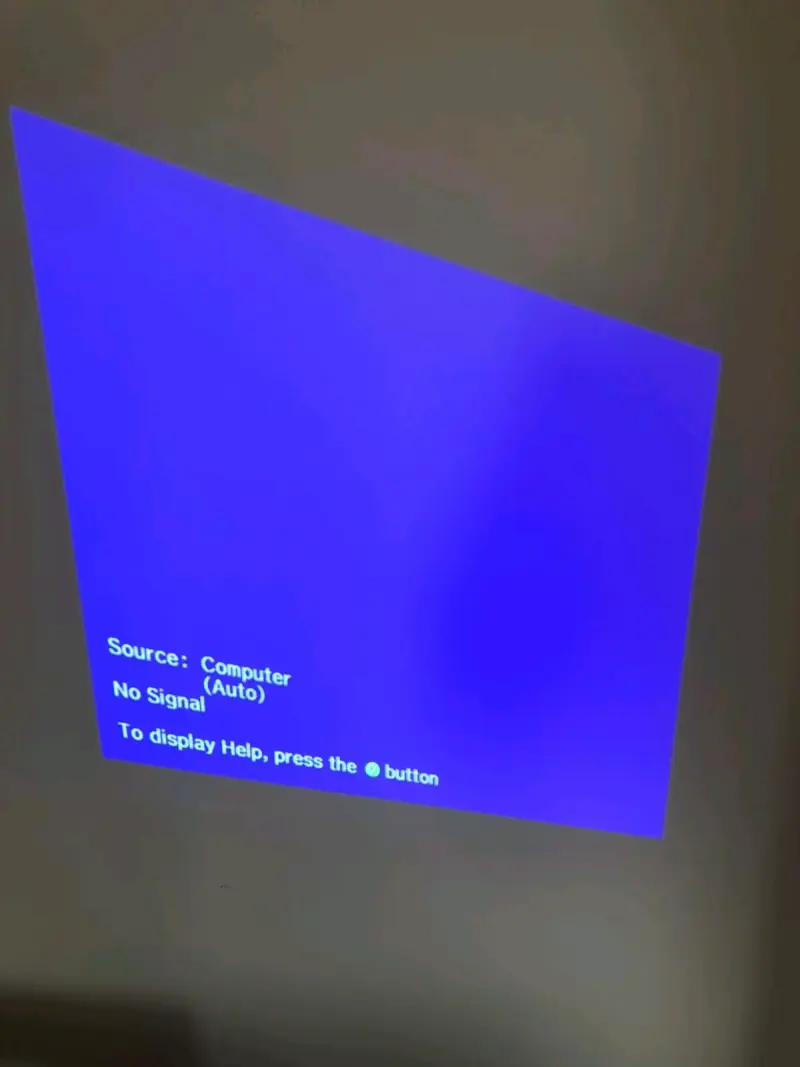 Proyector Epson con control remoto - 5