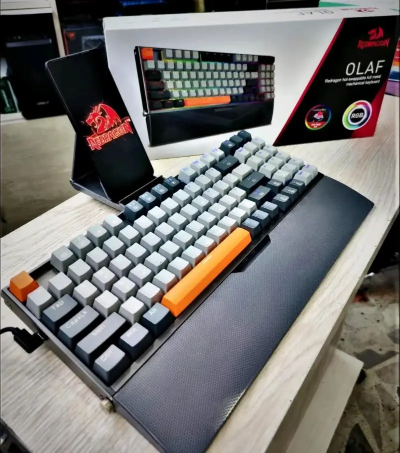 Teclado mecánico Redragon Olaf