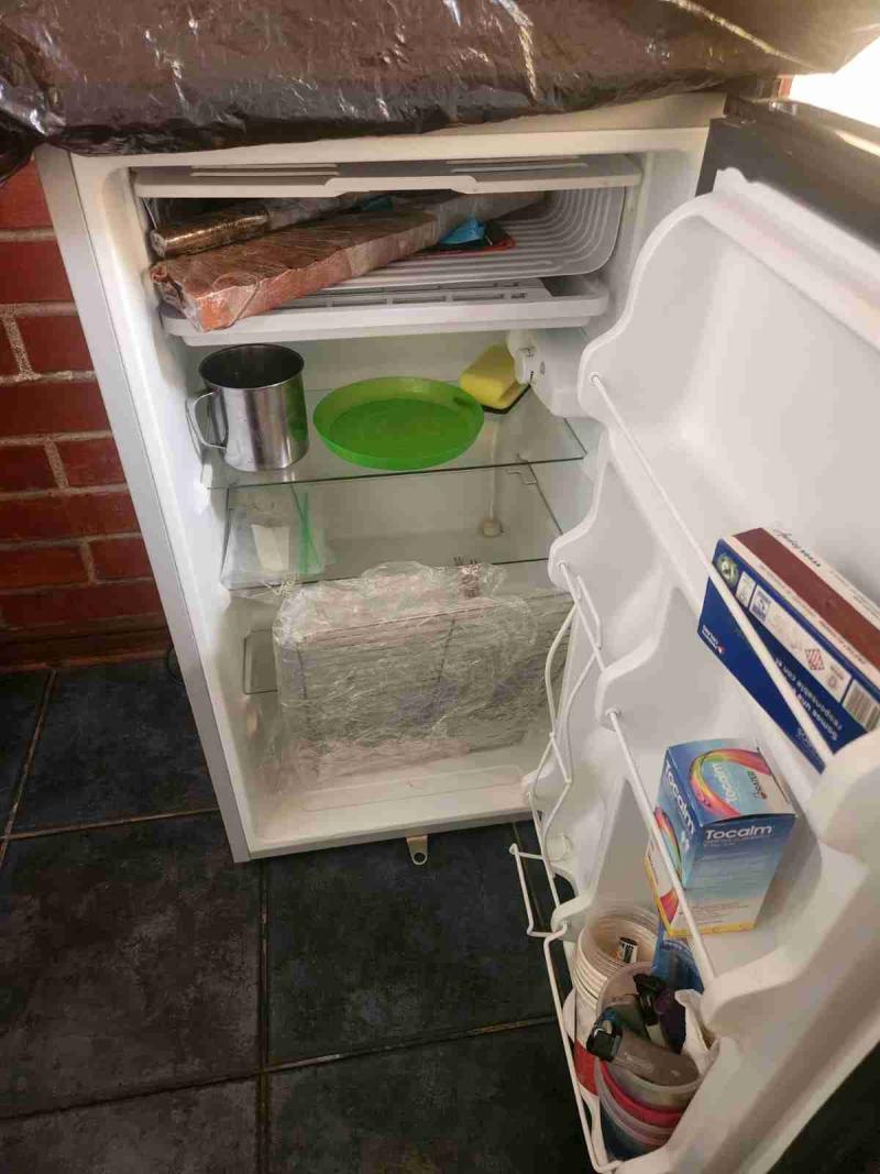 Refrigerador pequeño Midea - 2