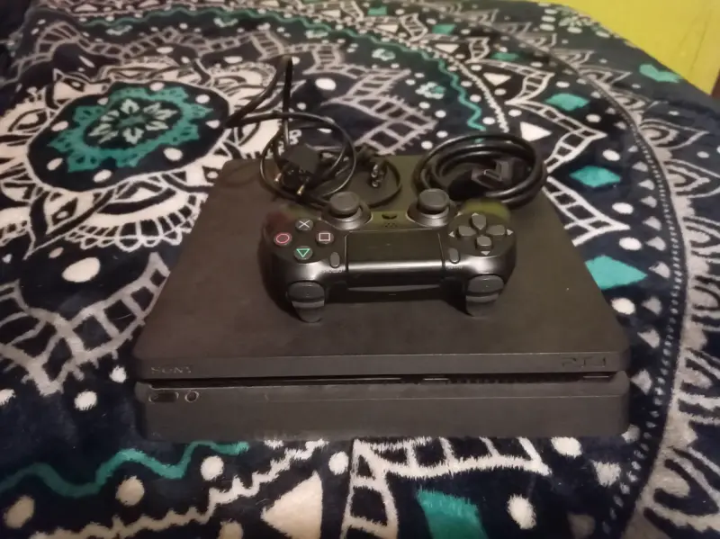 Consola PlayStation 4 con mando