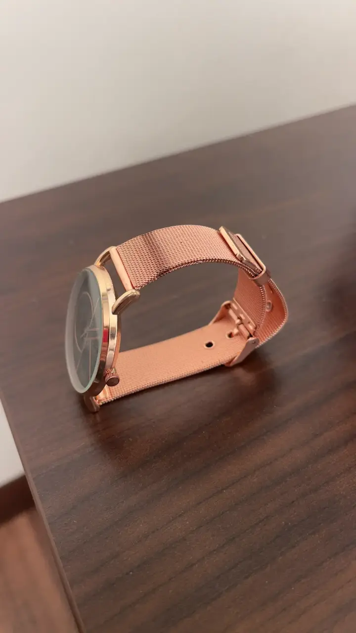 Reloj Calvin Klein dorado - 2