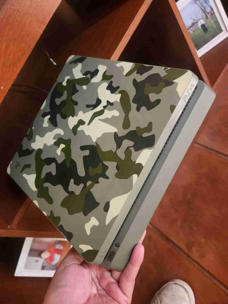 Consola PS4 camuflaje - 1
