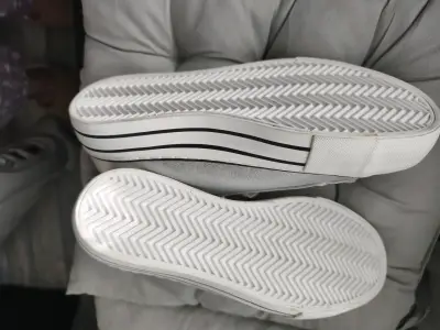 Zapatillas plateadas brillantes - miniatura 3