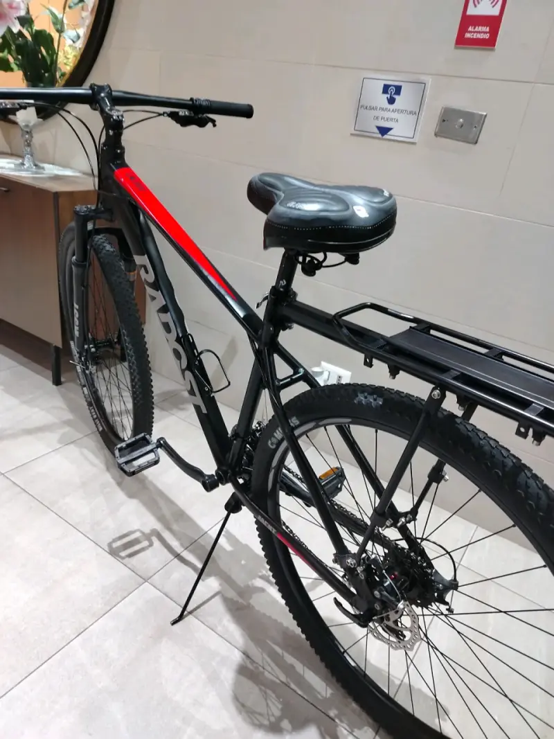 Bicicleta de montaña aro 29 negra y roja - 2