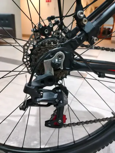 Bicicleta de montaña aro 29 negra y roja - miniatura 5