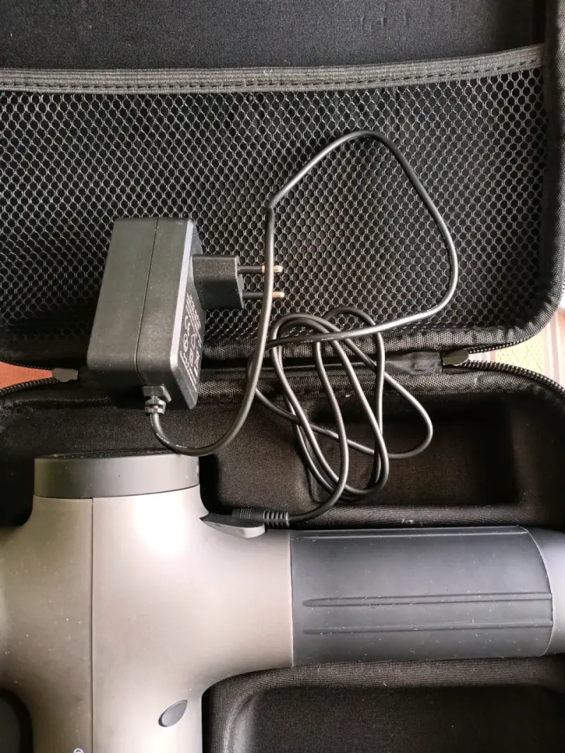 Pistola de masaje Mebak con accesorios - 4