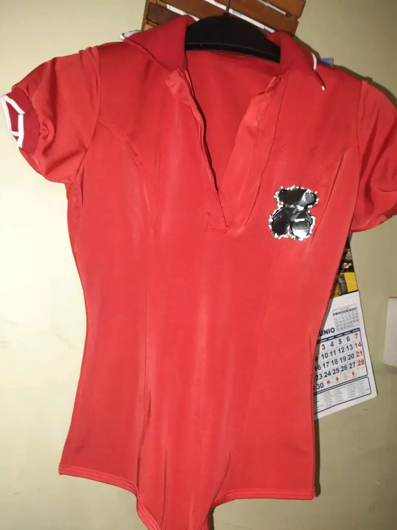 Body rojo con cuello polo