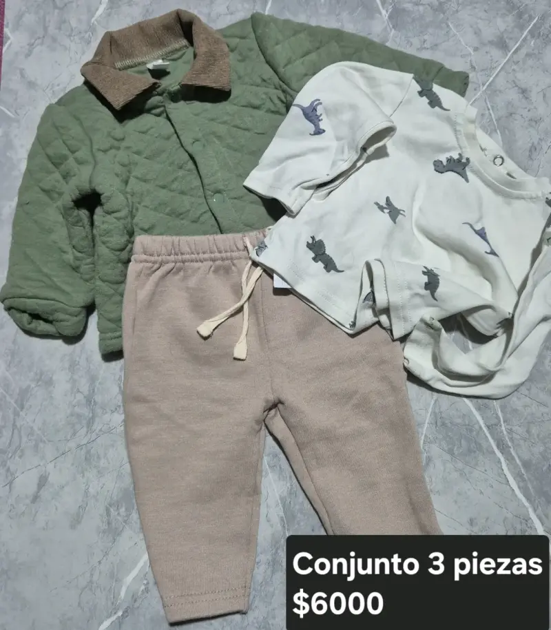 Conjunto de ropa para bebé