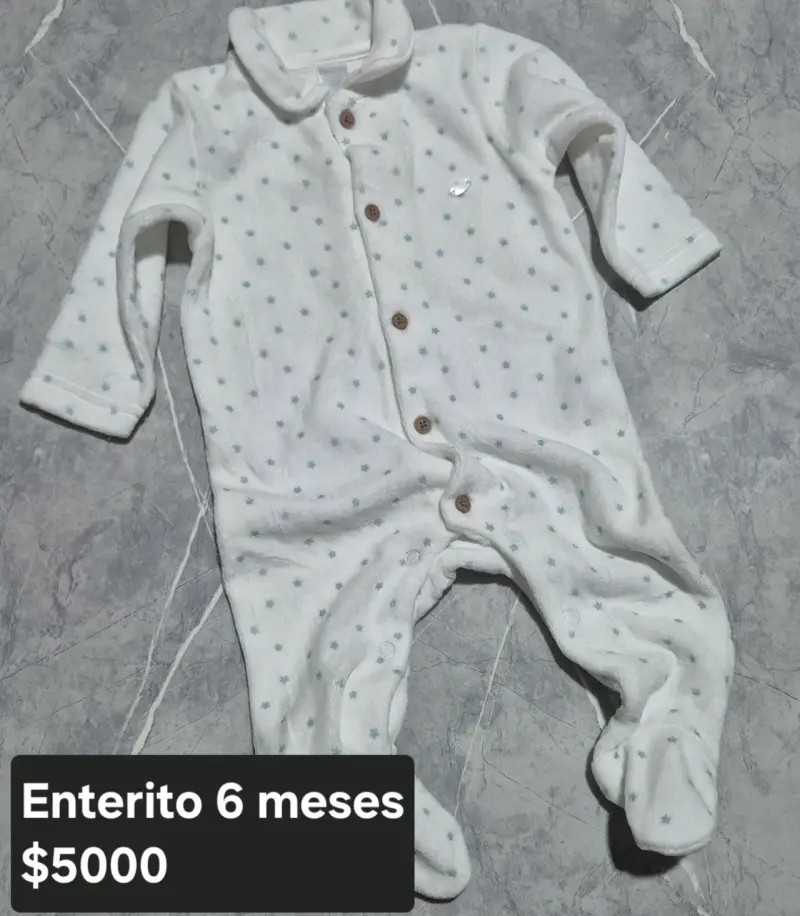 Enterito blanco con estrellitas 6 meses