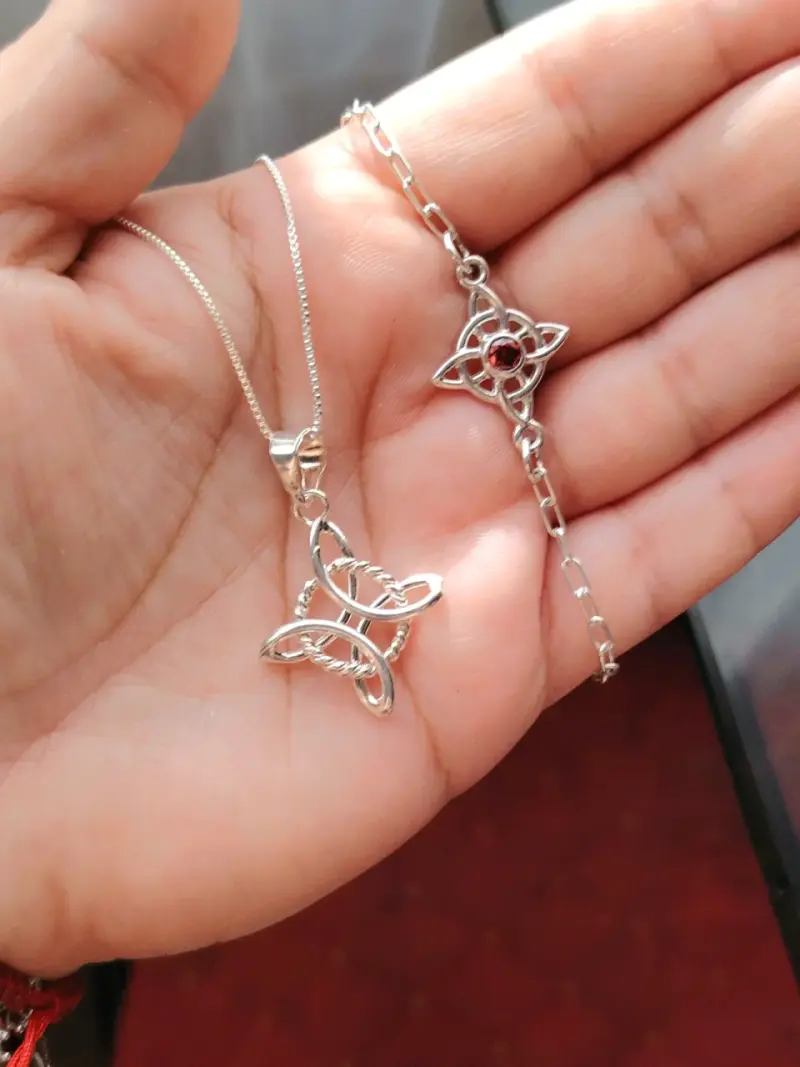 Collar y pulsera de plata - 1