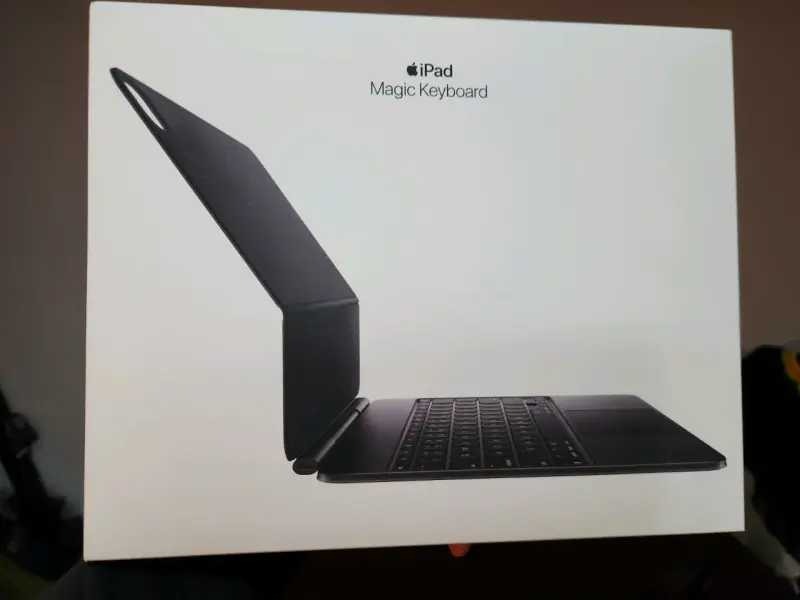 Teclado Magic Keyboard para iPad Pro M4 y M5 13 in - 1