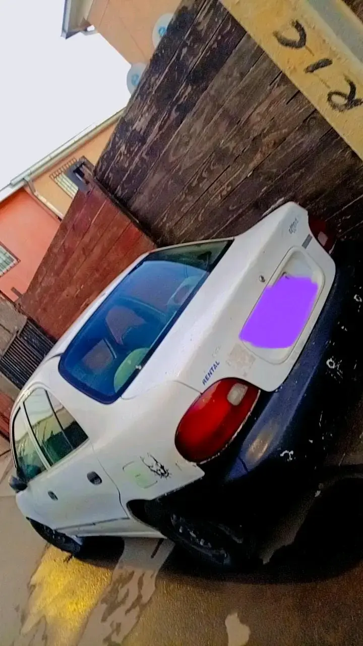 Auto Hiunday accent color blanco - 1