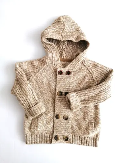 Chaqueta tejida con capucha beige - miniatura 1
