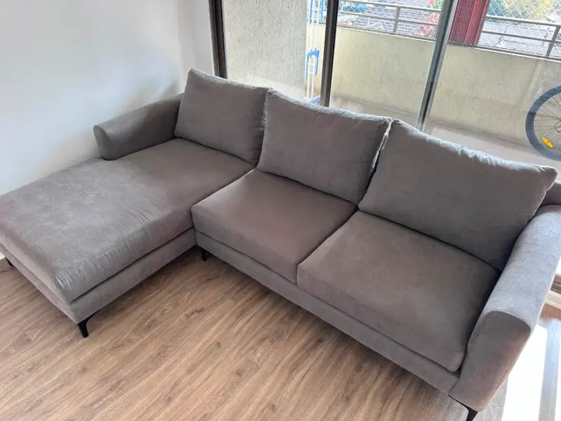Sofá seccional gris - 2