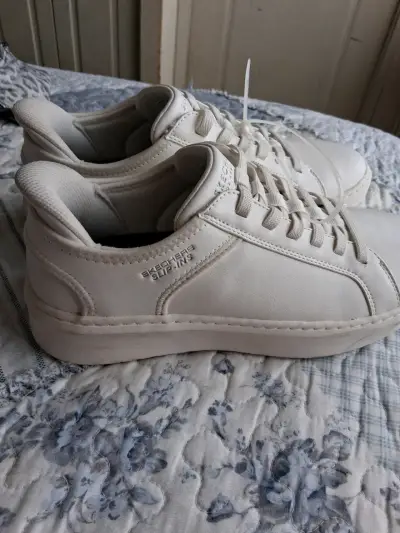 Zapatillas blancas con detalles rosados - miniatura 4
