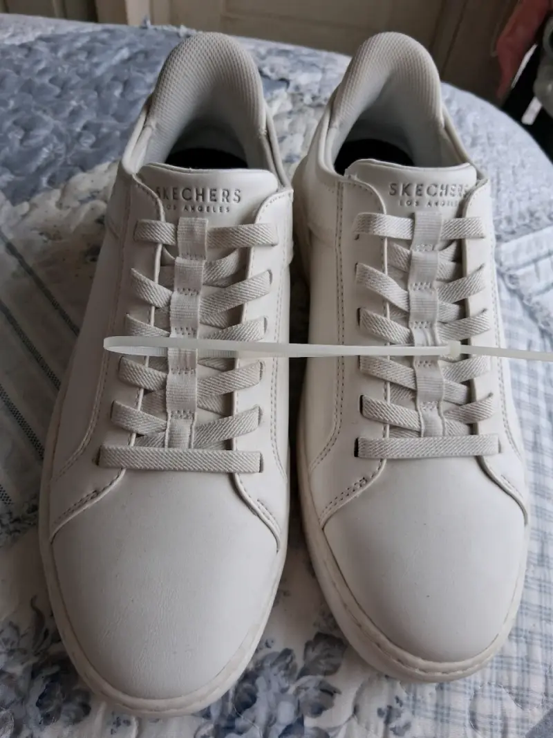 Zapatillas blancas con detalles rosados - 5