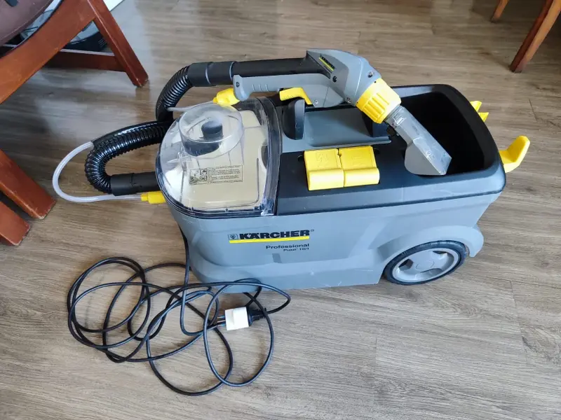 Puzzi 10/1 Aspiradora Karcher Profesional - 3