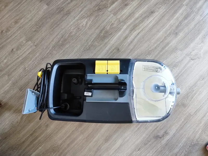 Puzzi 10/1 Aspiradora Karcher Profesional - 6