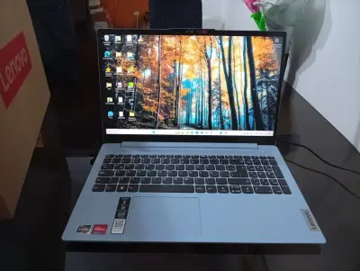 notebook Lenovo Ryzen 3 - miniatura 1