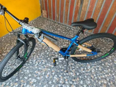Bicicleta montaña azul avalence - miniatura 1