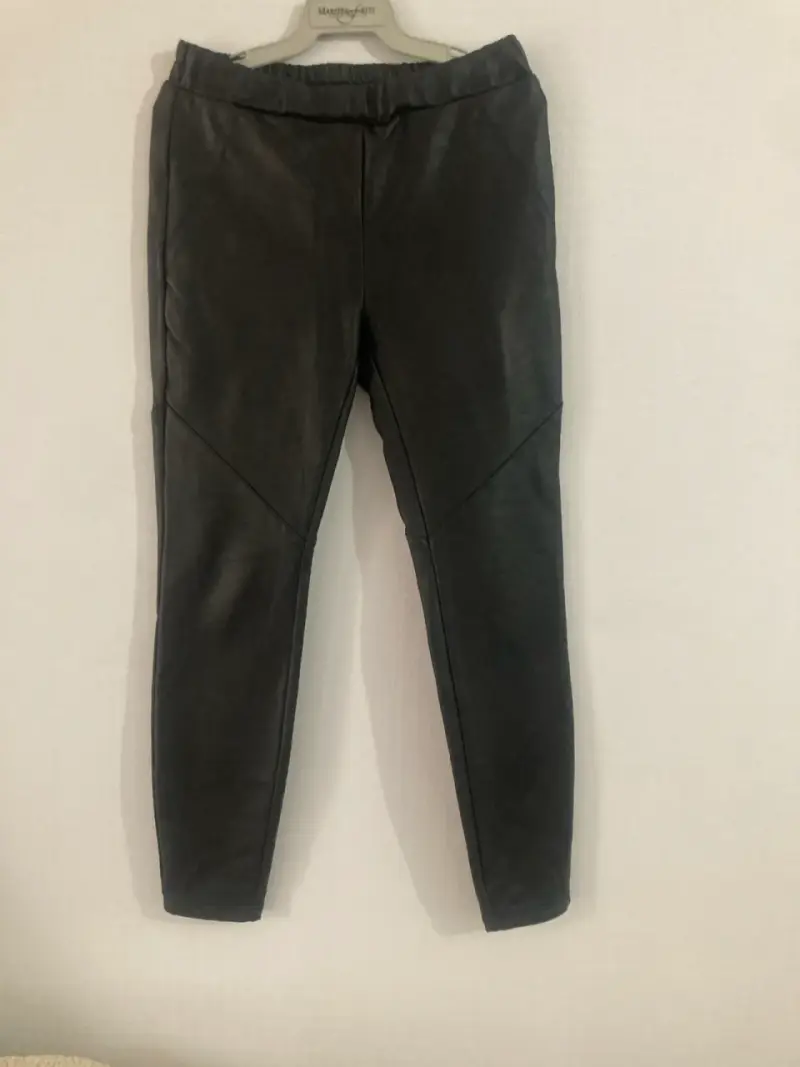 Calza símil cuero color negra - 2