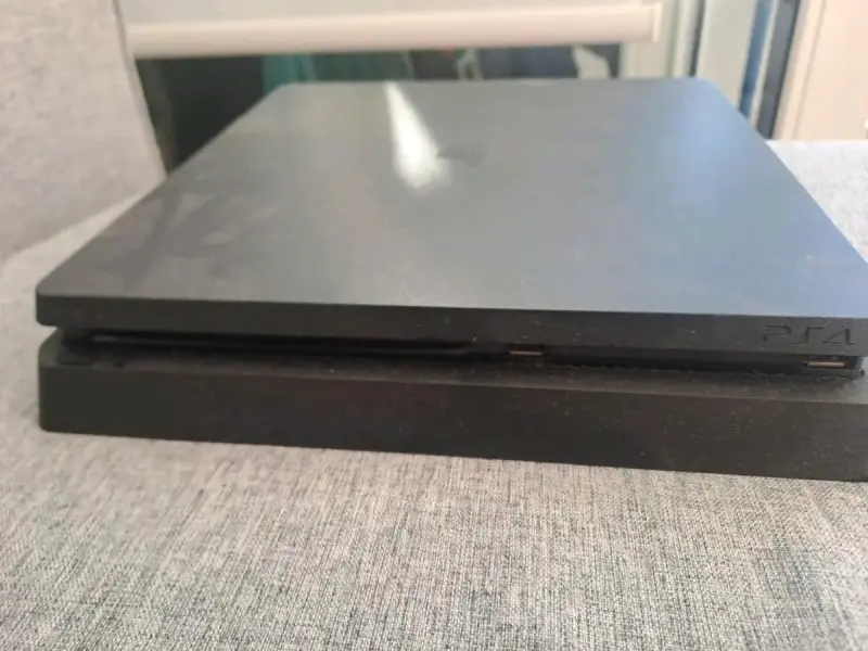 Play 4 slim - 2