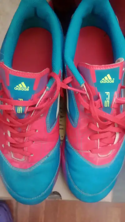 Zapatillas deportivas Adidas fucsia y azul - miniatura 1
