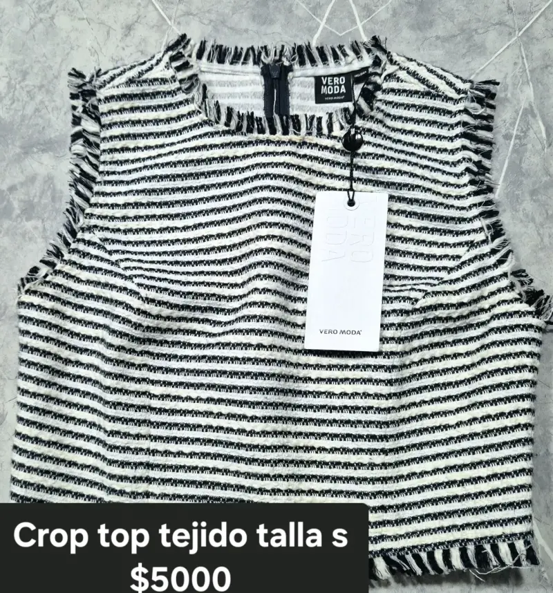 Crop top tejido a rayas