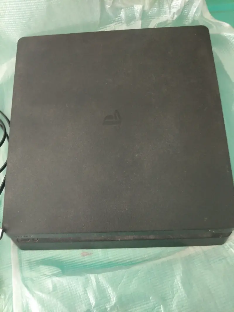 Consola PlayStation 4 usada - 1
