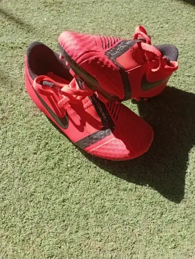 Zapato de futbol para niñ@s talla 27 - miniatura 4