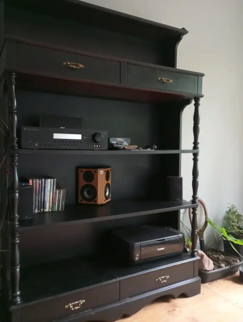 Estante vintage de madera negro - 1