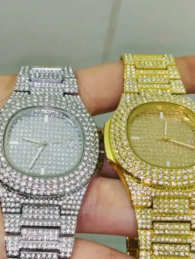 RELOJES PLATEADO Y DORADO BRILLANTES - miniatura 1