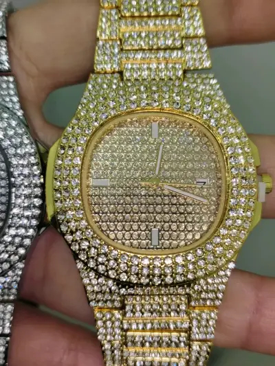 RELOJES PLATEADO Y DORADO BRILLANTES - miniatura 3
