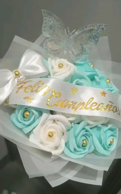 Ramo de rosas artificiales - miniatura 3