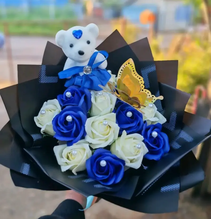 Ramo de rosas artificiales - 5